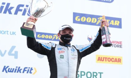 EXCELR8 Trade Price Cars retain Chris Smiley for 2021 BTCC programme