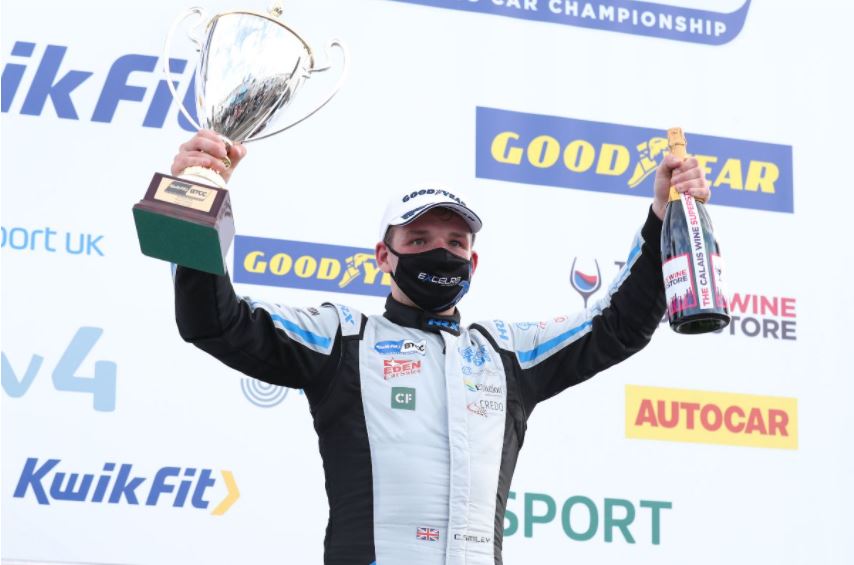 EXCELR8 Trade Price Cars retain Chris Smiley for 2021 BTCC programme